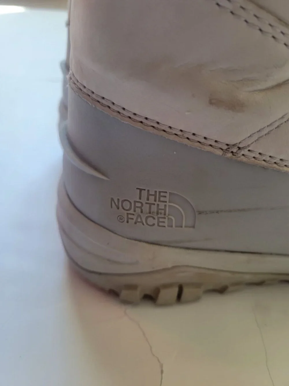 The North Face Women's Yukiona 200 Mid Boots Size 10 Snow Outer Wear Durable